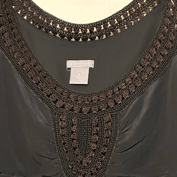ANN TAYLOR SILK WOMEN'S SCOOP NECK TANK TOP CROCHET STRAP BLACK SIZE 8 - Picture 2 of 6
